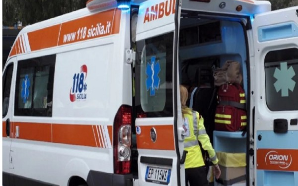 Furgoni me turistë shqiptarë përplaset në Itali – 16 të lënduar