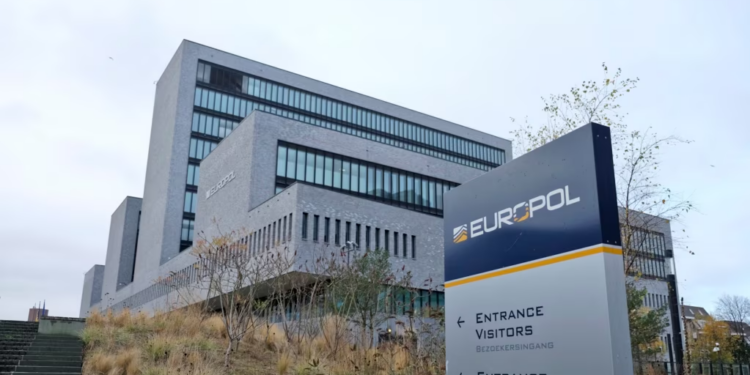 Europoli paralajmëron për rritje të krimit të organizuar