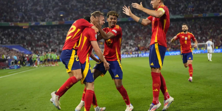 Spanja në finale, Yamal me supergol për rekord