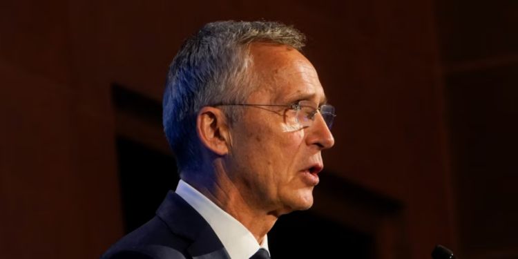 Stoltenberg njofton për blerjen e raketave të reja për NATO-n