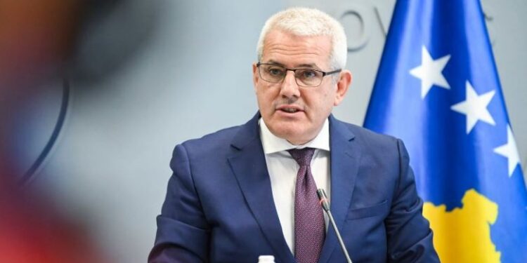 Sveçla: Vuçiq ka qenë i përfshirë në trajnimin e grupit terrorist që kreu sulmin në Banjskë