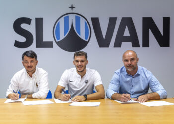 Te Slovani presin shumë nga Zyba