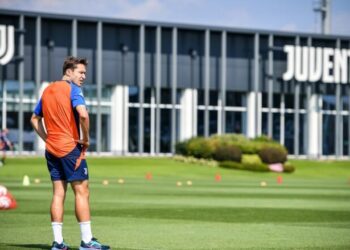 Milani futet në garë për transferimin e Chiesas