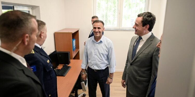 Përurimi i nënstaconit policor në Leposaviq, Kurti: Kushtet e mira të punës reflektohen në shërbime