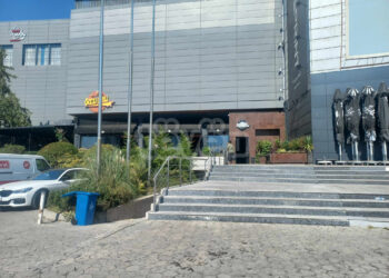 Plagosen me armë zjarri tre persona në Veternik