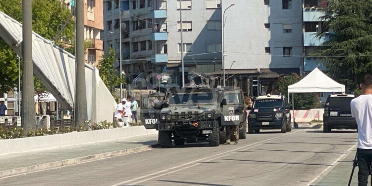 Në Urën e Ibrit vendosen veturat e blinduara të KFOR-it