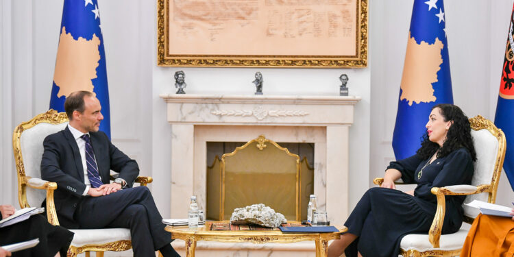 Osmani takon Pope: Ngritja e statusit të Kosovës në Frankofoni, triumf për vlerat frankofone