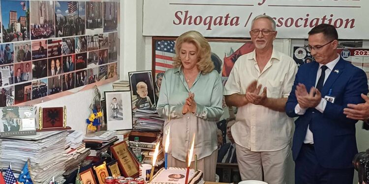 “Miqtë e Amerikës” mirënjohës ndaj kontributit të ish – presidentit Clinton