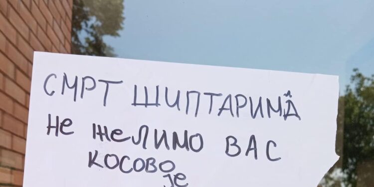 Edhe një mbishkrim antishqiptar në Bujanoc, Kamberi: Mesazhet kërcënuese janë shndërruar në përditshmëri