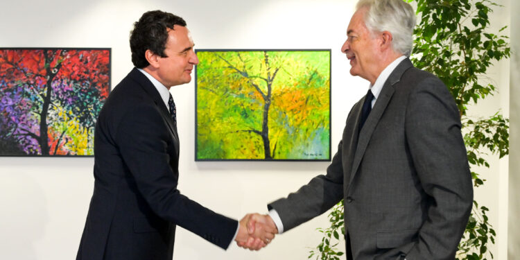 Qeveria: Vizita e William Burns, dëshmi e marrëdhënieve të forta me SHBA-në