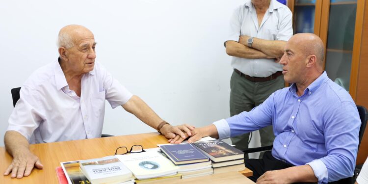 Haradinaj premton pensione prej 450 eurove, thotë se 100 euro nuk mjaftojnë as për barna