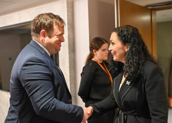 Osmani takon ministrin britanik: Aleanca me MB-në, e rëndësishme për popullin e Kosovës