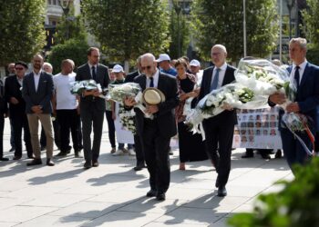 Hovenier kërkon nga krerët institucionalë të tejkalojnë dallimet dhe të zgjidhin çështjen e të zhdukurve