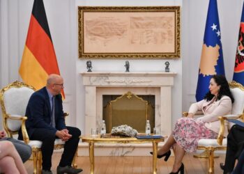 Presidenca: Osmani me Sarrazinin diskutuan për zhvillimet politike e ato të sigurisë