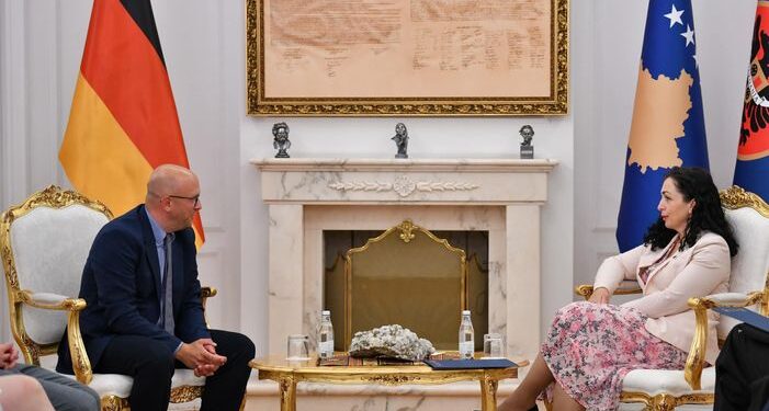 Presidenca: Osmani me Sarrazinin diskutuan për zhvillimet politike e ato të sigurisë