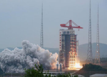 Raketa kineze u shpërbë, kërcënojnë përplasjet – mbi 1000 satelitë janë në rrezik