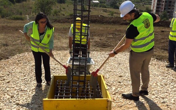 Vihet gurthemeli i shkollës në “Mati 1” me kapacitet prej mbi 700 nxënës