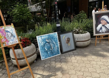 Nderohet figura e Nënë Terezës, hapet ekspozitë për nder të ditëlindjes së saj