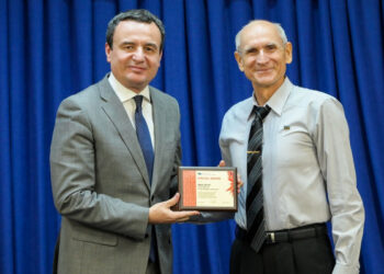 Kurti pranoi çmim mirënjohës nga gazetarët ukrainas