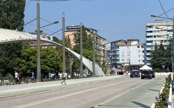 Opozita kërkon kordinim për urën, pushteti thotë se do t’i trajtojnë vërejtjet e aleatëve