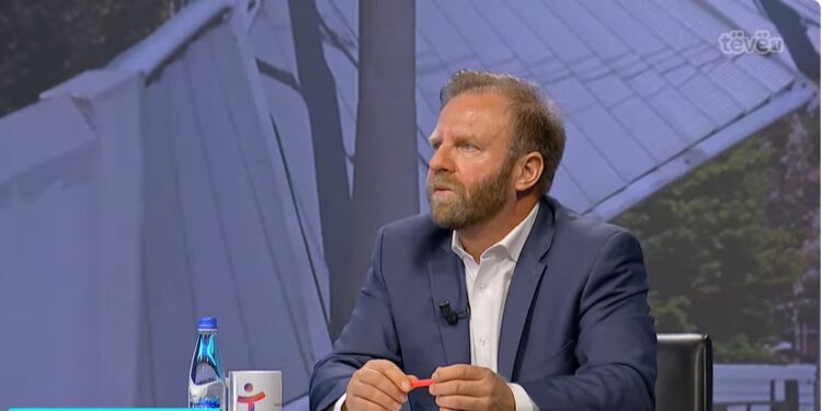 Abazi: Reagimi i Hovenier s’është befasi, hapja e urës mund të shkaktojë tensione