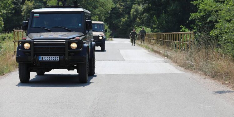 KFOR-i kryen patrullime në Leposaviq