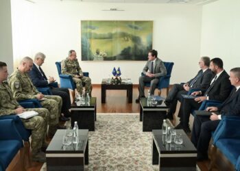 Kurti takon komandantin e KFOR-it, flasin për hapjen e urës së Ibrit