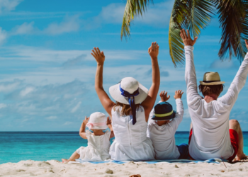 Ushqimet që na mbrojnë nga ekspozimi në diell