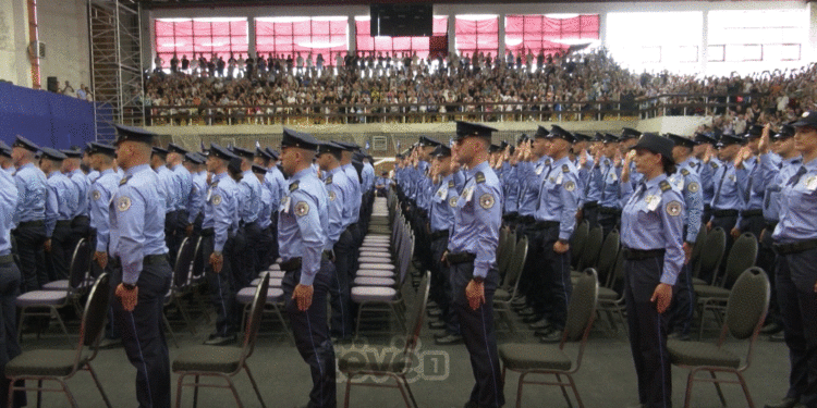 Rrëfimet e policëve të rinj të Policisë së Kosovës, thonë se do ta ushtrojnë detyrën me nder dhe krenari
