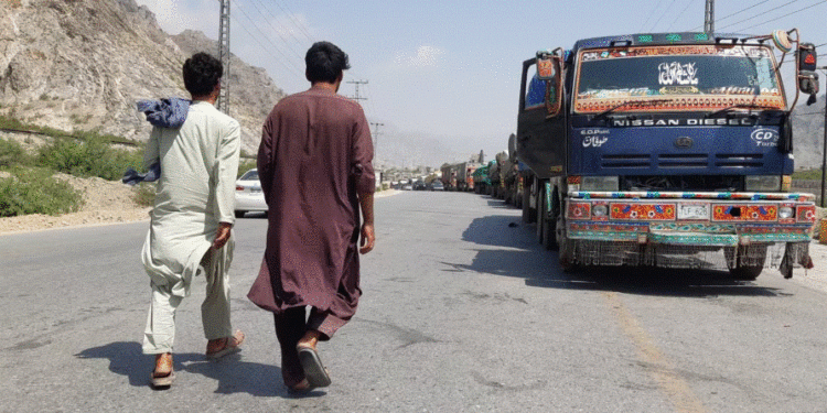 Përleshje vdekjeprurëse mes trupave afgane dhe pakistaneze