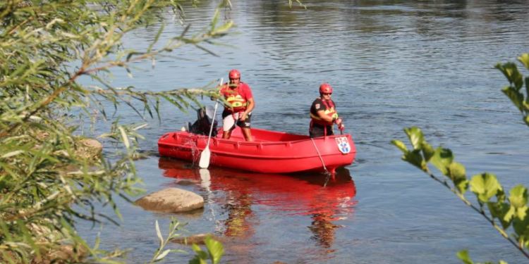 Gjendet trupi i një emigranti tjetër pas fundosjes së anijes në lumin Drina