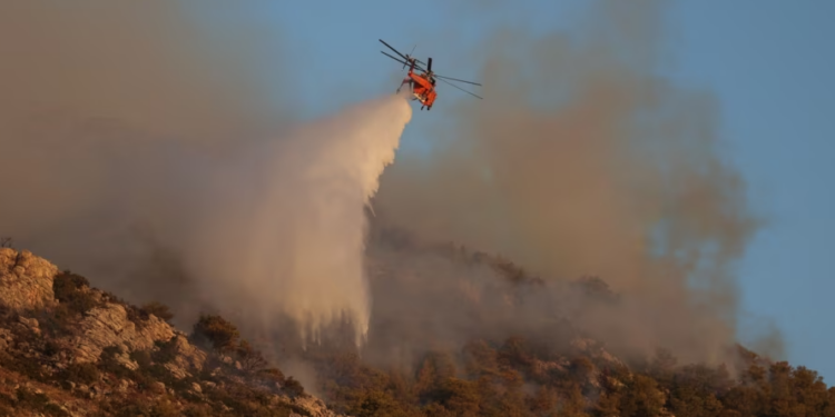 Greqia këtë vit po përballet me “50 për qind më shumë zjarre” sesa vitin e kaluar