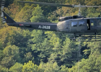 Rrëzohet një helikopter i ushtrisë së Bosnjës, ekuipazhi shpëton