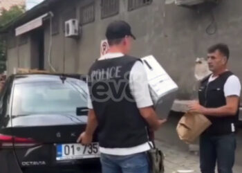 Konfiskohen dokumente dhe pajisje kompjuterike në aksionin në veri