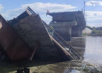 Ukraina shkatërron urën të cilën Rusia e përdorte për të furnizuar ushtrinë