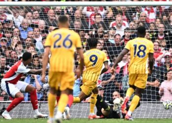 Arsenali ndalet me barazim në shtëpi ndaj Brightonit