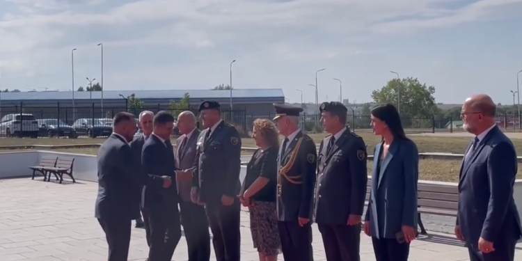 Maqedonci pret me ceremoni shtetërore ministrin e Mbrojtjes së Shqipërisë