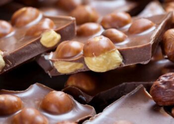 Ushqimet që shtojnë sekrecionet dhe përkeqësojnë shëndetin e fytit