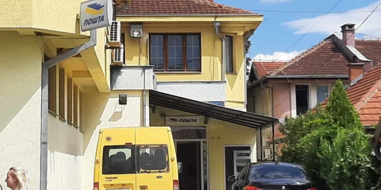 Posta e Serbisë thotë se janë ndaluar dërgesat postare për veriun e Kosovës