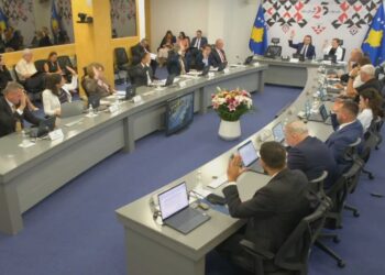 Qeveria merr vendim që paga minimale të rritet në 350 euro bruto