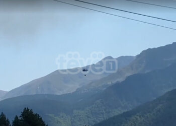 Nis intervenimi i KFOR-it nga ajri për shuarjen e zjarrit në Prevallë