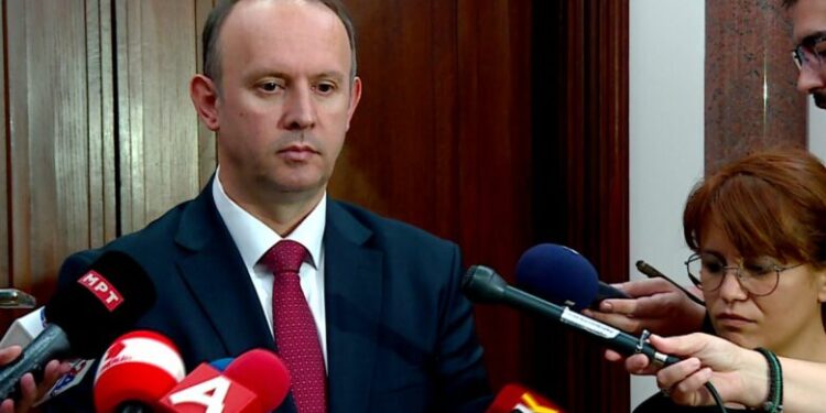 Incidenti në Aeroportin e Shkupit me Osmanin, Gashi: Unë dhe sigurimi parandaluam më shumë pasoja