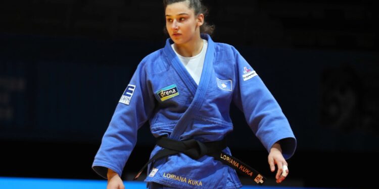 Loriana kalon pengesën e parë me Ippon