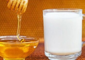 Kura e pagjumësisë që funksionon në një filxhan