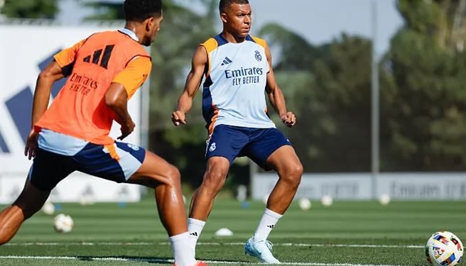Mbappe nis stërvitjet me Realin, gati për Superkupë