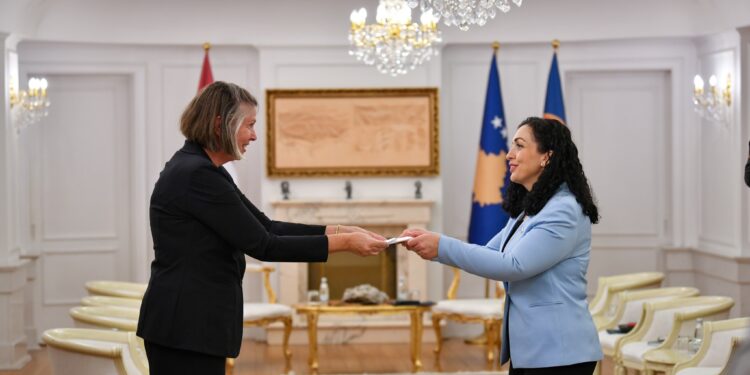 Osmani pranon letrat kredenciale nga ambasadorja e re e Mbretërisë së Holandës