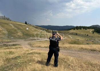 Policia e Kosovës patrullon në bjeshkët e Istogut, para disa ditësh u panë ushtria serbe