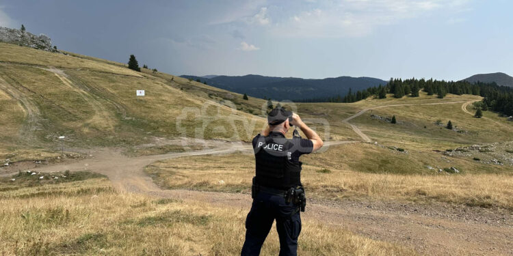 Policia e Kosovës patrullon në bjeshkët e Istogut, para disa ditësh u panë ushtria serbe