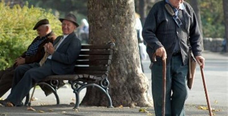 Pensionistët të ashpër me Qeverinë: Është krim dhe turpi i Zotit se sa para marrim