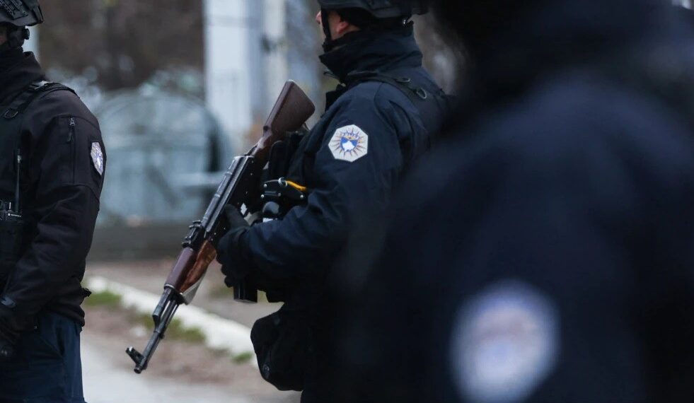 Arben Lamçja, shtetas i Shqipërisë është personi i arrestuar në Prishtinë